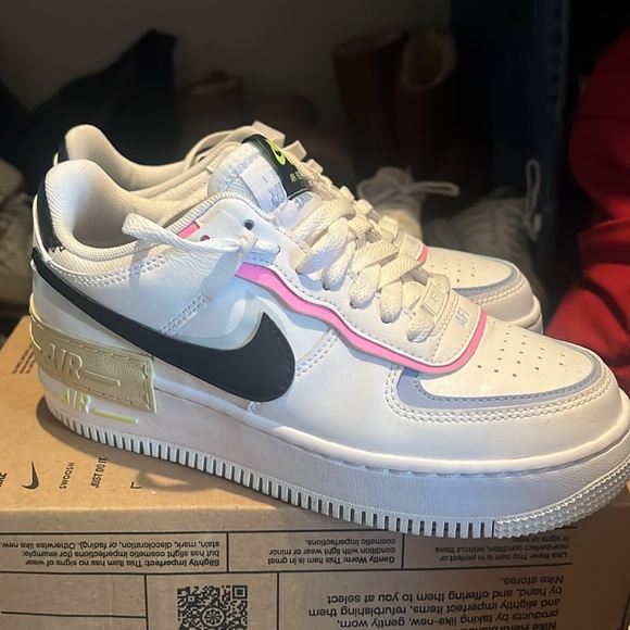 Women’s AF1 Shadow - Picture 2 of 7